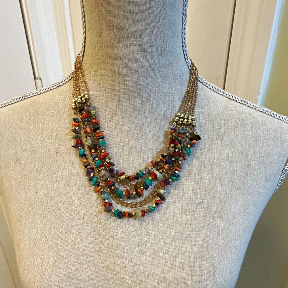 MULTICOLOR CHIP STONE BEADED NECKLACE AND DANGLE EARRINGS JEWELRY SET